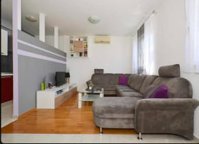 LUXURY APARTMANS